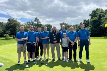 Golfers raise £3,000 for Children's Hospice