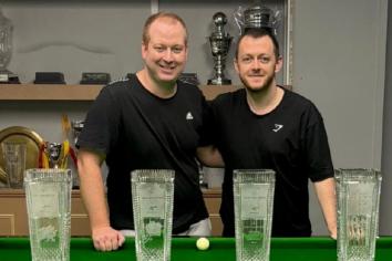 Snooker stars get the ball rolling!