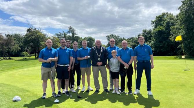 Golfers raise £3,000 for Children's Hospice