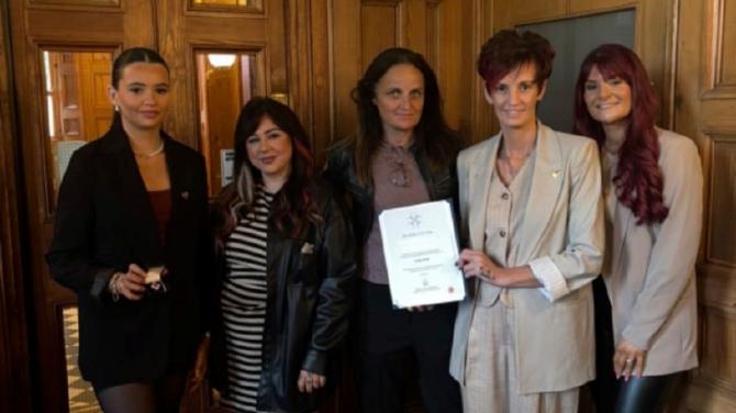 Pride for Caitlin's family as they are presented with posthumous award to honour her organ donation