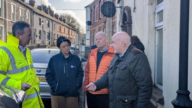 Infrastructure Minister hears residents' frustrations